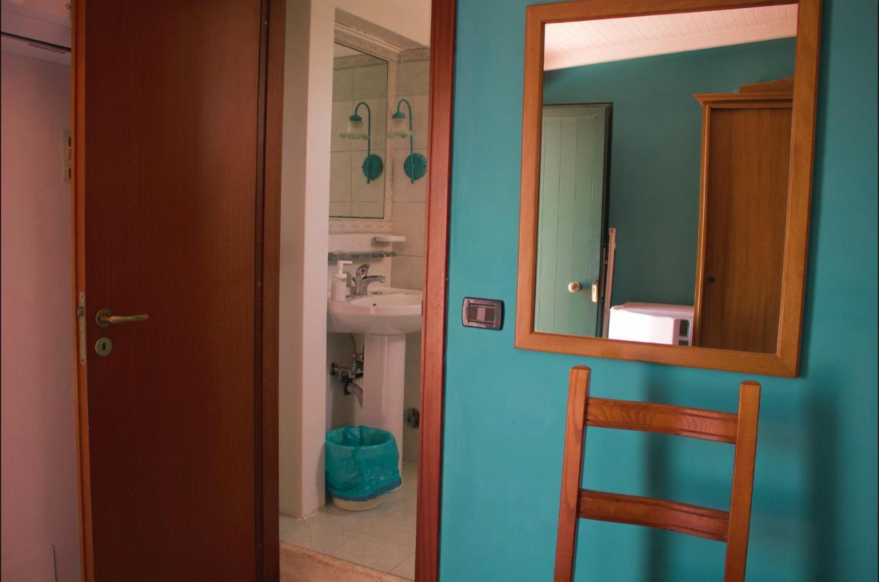 La Trinacria Bed and Breakfast Giardini Naxos Exteriör bild