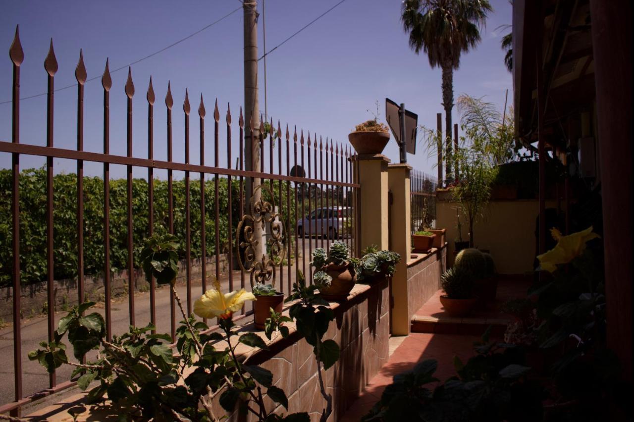 La Trinacria Bed and Breakfast Giardini Naxos Exteriör bild